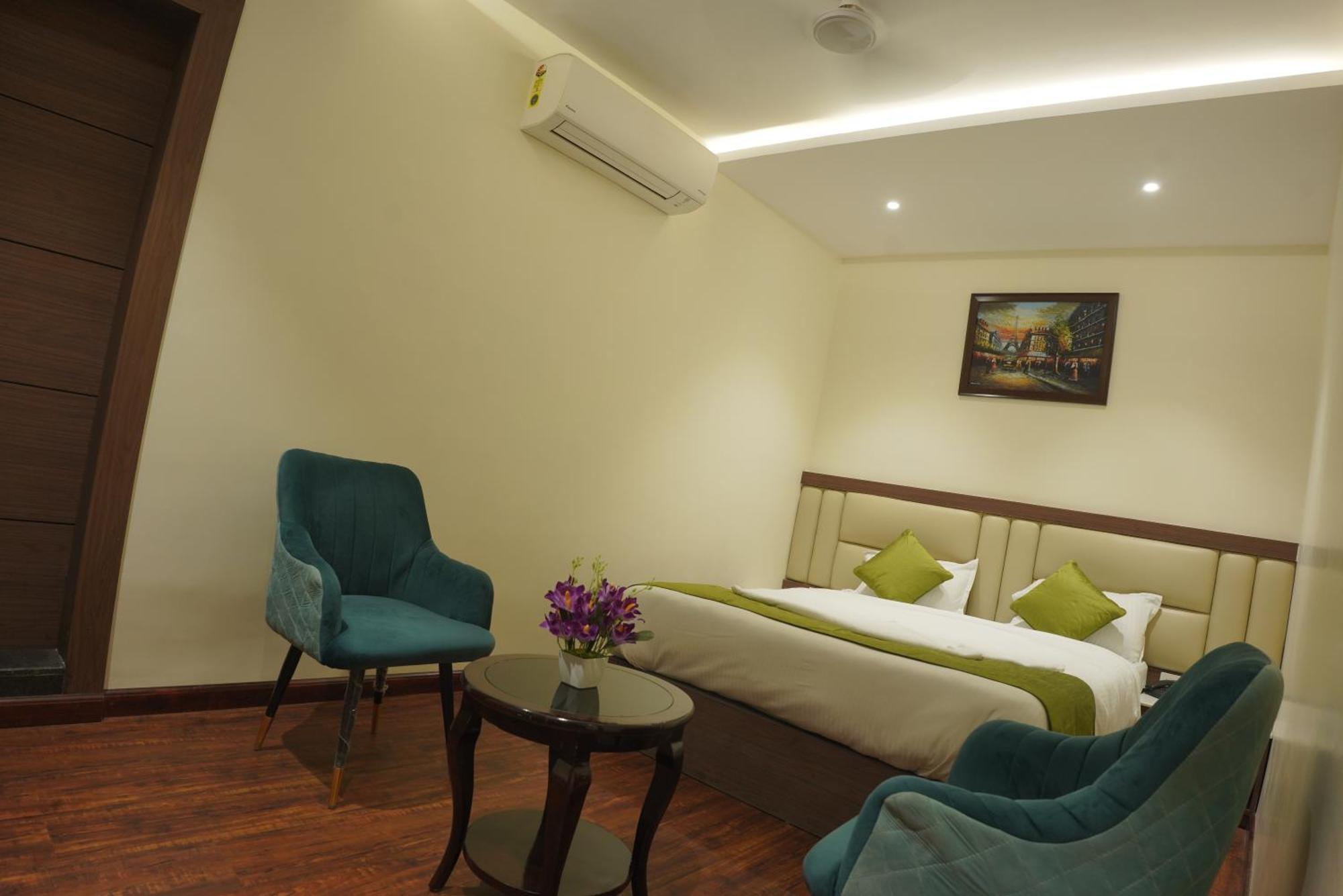 The Pride Hotel Jamshedpur Exterior photo